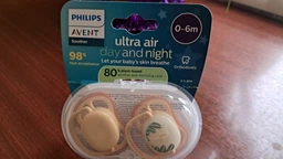 Пустышки Philips AVENT Ultra Air 0-6 месяцев 2 шт (SCF087/09) фото от покупателей 2