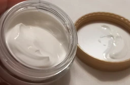 Антивозрастной питательный дневной крем-уход для кожи лица L'Oreal Paris Возраст Эксперт 65+ против морщин с SPF 20 50 мл (3600524032630) фото от покупателей 2