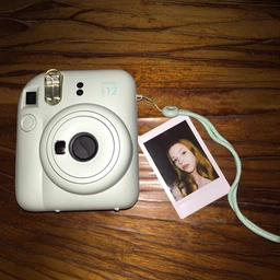 Фотокамера миттєвого друку Fujifilm Instax Mini 12, Lilac Purple (16806133) фото від покупців 3