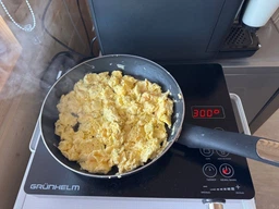Сковорода Tefal Hard Titanium Essential 28 см (C3880642) фото от покупателей 13