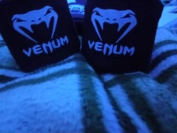 Боксерский набор для бокса боксерские перчатки 10 унций Venum капа бинты экипировка венум веном для зала VNM07 фото от покупателей 4