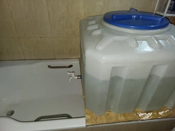 Ємність для води квадратна 200 л біла Командор 2000