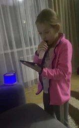 Колонка дитяча караоке ігровий набір з мікрофоном два бездротові мікрофони Bluetooth LED підсвітка MP3 WMA WAV портативна акумуляторна колонка караоке мікрофон дитячий універсальний комплект подарунок для дівчинки OnePro Рожевий 73319 фото від покупців 4