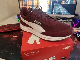 Чоловічі кросівки Puma R78 Lightwind 40026718 42.5 (8.5UK) 27.5 см Bordeaux Red/White/Amarena (4069161530708) фото від покупців 2