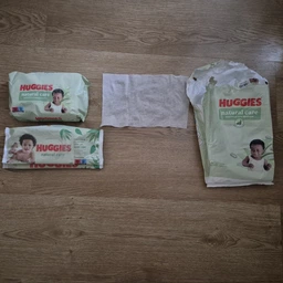 Вологі серветки дитячі Huggies Natural CARE 56 шт (5029053550152) фото від покупців 6