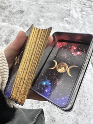 Колдовское таро открой свою судьбу Эллен Дуган Witches Tarot Ellen Dugan 78 шт карт в жестяной коробке на английском языке (338731)