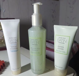 Набор с маслом Ши Mary Kay Satin Hands Бархатные ручки Белый Чай и Цитрус 090639