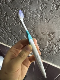 Зубна щітка Sensodyne Глибоке очищення м'яка 1 шт (5054563029669) фото від покупців 1