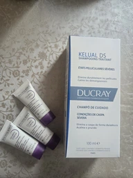 Шампунь проти жирної лупи Ducray Squanorm Shampooing Antipelliculaire Grasses 200 мл