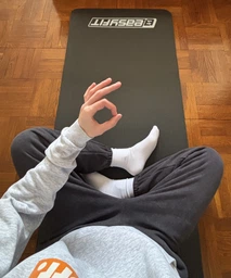 Килимок для йоги EasyFit NBR HIGH-Density 10 мм чорний (йогамат зі спіненого каучуку для фітнесу та пілатесу, мат-каремат спортивний) EF-NK10BK фото від покупців 2
