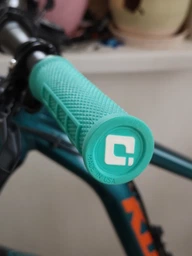 Грипси ODI Elite Flow, V2.1 Lock-On, Mint w/Black Clamp, м'ятні із чорними замками фото від покупців 1