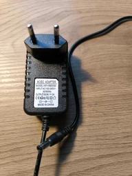 Блок питания для педалей эффектов 9V 2A (минус в центре) фото от покупателей 3