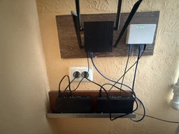 ИБП для роутера (маршрутизаторов) YEPO DC-UPS YP-36W/12000 (36W/12000mAh/LiFePO4) (UA-112969) фото от покупателей 11