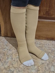 Гольфы для профилактики варикоза компрессионные эластичные Zip Sox, утягивающие гольфы для снятия усталости и отеков ног, с молнией, размер L/XL, 2 шт в комплекте Бежевые, ZSG-150-L/XL-Beige фото от покупателей 2
