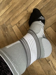 Бандаж для голеностопа EasyFit Flex с фиксирующим ремнем (M) EF-0084-M фото от покупателей 1
