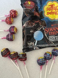 Льодяники на паличцi Chupa Chups Stranger Things (5 flavours) (10 шт.) - 120 g фото от покупателей 1
