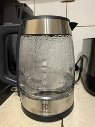 Електрочайник Electrolux 1.7л, Strix, скло, сріблясто-чорний фото от покупателей 3