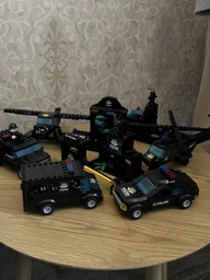 Ігровий набір-конструктор "Мобільний командний центр Police City S.W.A.T." 44х32х6см 1503