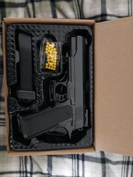 Игрушечный пистолет на пластиковых пульках Glock 17 CYMA ZM17
