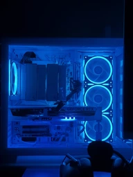 Видеокарта MSI RTX 5080 16G GAMING TRIO OC WHITE фото от покупателей 2