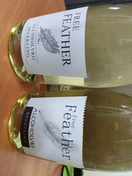 Вино игристое Free Feather Alcoholfree Sparkling безалкогольне белое полусладкое 0.75 л (4060573000049) фото от покупателей 2