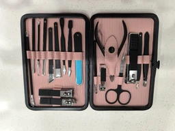 Набор для маникюра и педикюра из нержавеющей стали 18 предметов Kit&Manicure Set Pink