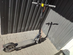 Електросамокат Xiaomi Mi Electric Scooter Elite GL BHR9603GL (400 Вт; 10 А*год; 36 В), колеса 10", чорний фото від покупців 8