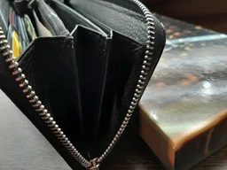 Женский кожаный кошелек лаковый на молнии Kafa BC74 с блокировкой RFID-сигналов черный фото от покупателей 8
