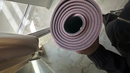 Килимок для йоги, фітнесу, двостононній, не ковзкий Feel Fit 183х61 см, 6 мм фіолетово-рожевий фото від покупців 1