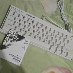 Клавиатура AULA F3061 Белая с RGB Игровая Проводная Мембранная с Подсветкой Клавиш. Мини Формат. С Функциональными Клавишами и Подставкой на Телефон
