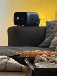 Смарт проектор домашний кинотеатр портативный HD Android 4k Wi-Fi для дома совместимый с HDMI USB смартфон со встроенной колонкой фото от покупателей 3