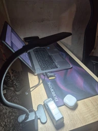 Настольная лампа на прищепке LED USB гибкая регулируемая зажимная для чтения работы компьютера офисная 24 светодиода холодный белый свет кнопочная проводная питание 5V подсветка стола без мерцания энергосберегающая компактная чорная фото от покупателей 2