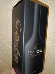 Коньяк Hennessy VS 4 года выдержки 1 л 40% в подарочной упаковке (3245990255215_3245990262411)