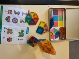 Різнокольорові Магнітні Міні-Блоки Magnetic Blocks Tiles 40 деталей 3D Магнітний Конструктор Дитячий для Хлопчиків та Дівчаток Розвиваючий Ігровий Набір для Подорожей у Металевому Боксі фото от покупателей 14