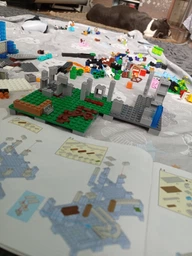 Дитячий конструктор Minecraft Гірська печера гра майнкрафт з LED підсвіткою ігровий набір з кубиків блоків фігурок тварин 587 деталей з печерою деревами лавою водою факелами та аксесуарами розвиваючий подарунок для творчості хлопчиків та дівчаток 66334 фото від покупців 4