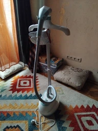 Відпарювач одягу вертикальний з прасувальною дошкою для всіх видів тканин курток, піджаків, пальто, тканин, синтетики, фіранок, тюлів, штор, текстилю, білий + блакитний фото від покупців 17