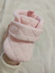 М'які пінетки "Toesies" для малюків з липучкою та протиковзкою підошвою (довжина устілки 12 см) (6-12 місяців) рожевий (KS1056) фото від покупців 1