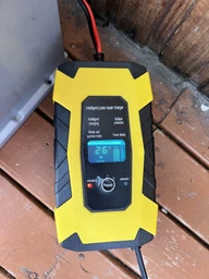 Зарядное устройство для автомобильного аккумулятора свинцово кислотного 12V 5A импульсное автоматическое с ЖК-дисплеем фото от покупателей 6