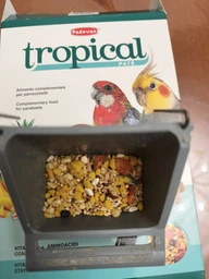Дополнительный мягкий корм для средних попугаев Padovan Tropical Pate 700 г (PP00090)