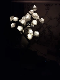 Лампа LED настільна Дерево біла троянда 24 LED тепле світло