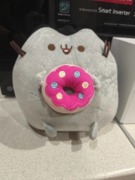 Мягкая игрушка кот Пушин кэт Pusheen cat S&T с Пончиком в лапках 15х12 см Серый (n-71)