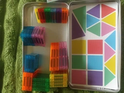 Різнокольорові Магнітні Міні-Блоки Magnetic Blocks Tiles 40 деталей 3D Магнітний Конструктор Дитячий для Хлопчиків та Дівчаток Розвиваючий Ігровий Набір для Подорожей у Металевому Боксі фото от покупателей 9