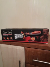 Фен-стайлер для укладки волос Gemei Gm-4828 Air Style — профессиональный браш, щетка, расческа с 3 насадками, керамическим покрытием, 1000 W, красный фото от покупателей 3