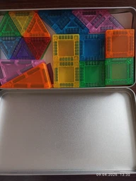 Різнокольорові Магнітні Міні-Блоки Magnetic Blocks Tiles 40 деталей 3D Магнітний Конструктор Дитячий для Хлопчиків та Дівчаток Розвиваючий Ігровий Набір для Подорожей у Металевому Боксі фото от покупателей 3
