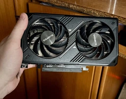 Видеокарта Gigabyte GF RTX 5060 8GB GDDR7 Windforce Max OC (GV-N5060WF2MAX OC-8GD)