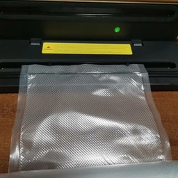 Пакети для вакууматора вакуумні для вакуумного пакування набір 2 рулони по 6 м 20 25 см рулони запаювання та вакуумування сухих вологих продуктів сумісні з усіма типами вакууматорів міцні без запаху зберігання заморожування для кухні та дому фото від покупців 2