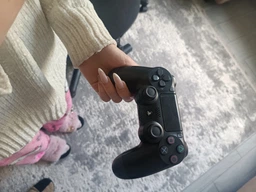 Геймпад PS4 бездротовий DualShock 4 джойстик Bluetooth акумуляторний контролер для ігор консолі смартфона планшета сумісний з ПК смартфоном Android iOS iPad V2 Sony wireless USB зарядка портативний ігровий ергономічний тригерний оригінал pro чорний фото від покупців 9