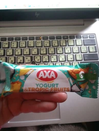 Упаковка зерновых батончиков AXA со вкусом йогурта и тропическими фруктами 25 г х 24 шт (4820008129437)