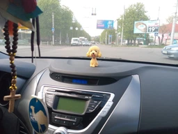 Іграшка Собака Цуценя в авто на пружині (Мальтіпу Бежевій)