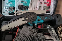 Аккумуляторная цепная мини пила электропила садовая ручная UnA сучкорез 8 и 6 дюймов для дома сада дачи с 2 аккумуляторами АКБ 2000 mAh черный с синим + кейс в комплекте (301.0001)